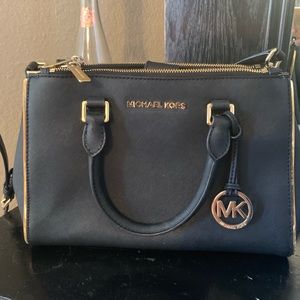 Black Michael kors purse